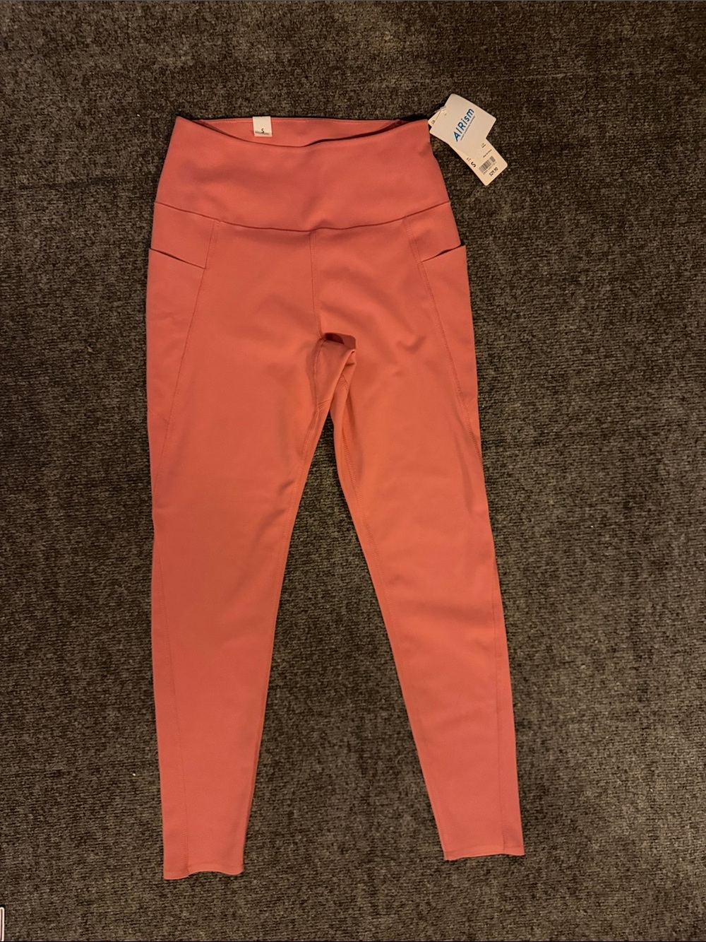 NWT Uniqlo Coral Leggings with Cooling and UV Protection